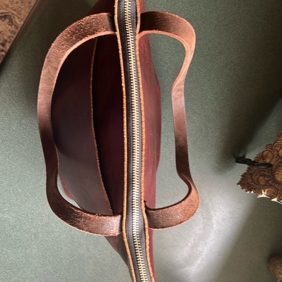 Gently used Portland Leather Chic Brown Tote Bag with Spacious Design - Picture 4 of 9